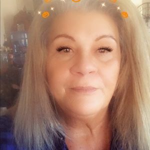 Meet your Posher, Deborah